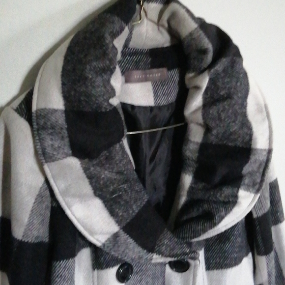 Black and white peacoat - Picture 2 of 8